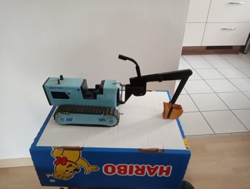 Alte raupe mit bagger - mit,